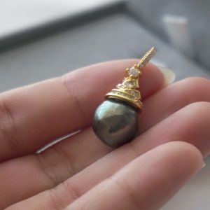 冠冕黑珍珠吊坠